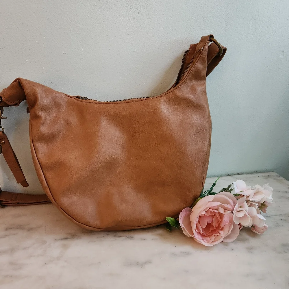Frye & Co Brown Faux Leather Saddle Bag Crossbody Western Purse Pockets Shoulder
